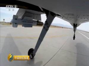 国产翼龙无人机操控后台曝光 8块屏幕抢眼