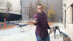 SCAMP是一款会贴墙休息和攀爬的四轴飞行无人机