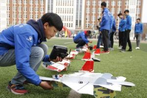 招聘企业进校园 专业对口接地气