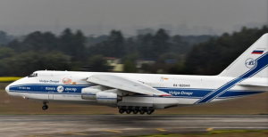 哈萨克军方订购中国无人机，用最大运输机搭载