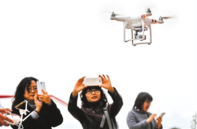 我市无人机保有量或超2000架 有驾照的仅110多人