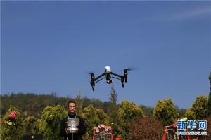 昆明建森林防火预警新机制 首次使用无人机巡航
