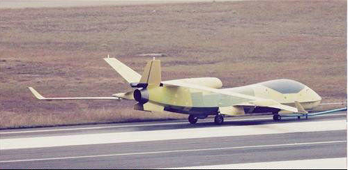 国外理论刚出中国就造出实物：翔龙无人机可跨音速让西方难以置信