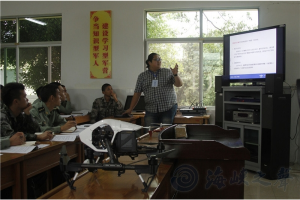 海南省军区首次举办无人机驾驶员培训班