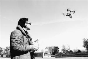 专业，才能飞得更稳（体验·新职业） 