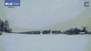 美国政府：击落无人机违法 哪怕它带着武器飞进家