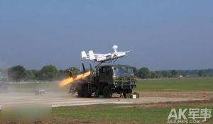 无人机独自训练难升空 拉上隔壁导弹营对抗