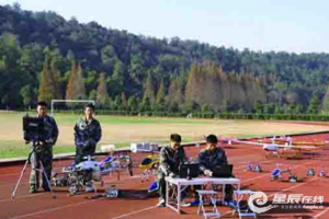 超九成无人机飞手"无证驾驶" 专业飞手"钱景"可观