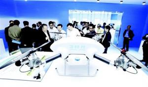 “高精尖”产品诠释襄阳智造:3D打印 无人机 智能机器人