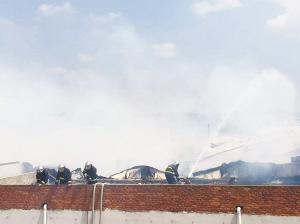 无人机“指挥”救援灭火