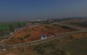 成都城管新配备执法“神器” 无人机200米高空“抓”运渣车