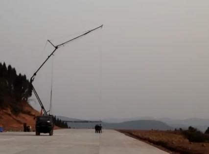 中国继美国之后完成无人机“弹弓”回收