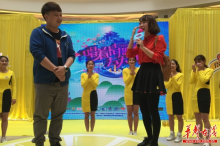 90后美女动用无人机求婚 真情告白俘获男心