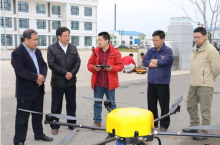 双河农场计划推广应用无人机叶面施肥技术