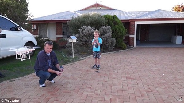 不愧是亲爹！澳大利亚父亲用无人机给儿子拔牙