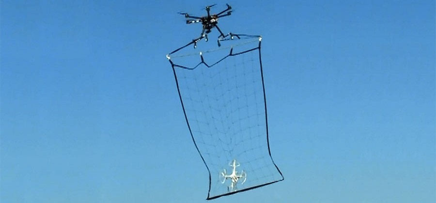 各国抓捕无人机大法汇总:竟然有用老鹰的!你当无人机是小鸡儿呢?!