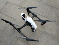 慎点！看城里人如何玩无人机！