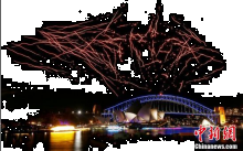 百架无人机悉尼上空列队表演似烟花绚丽