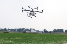 如皋现无人机喷洒农药 均匀效果好省时省力不损庄稼