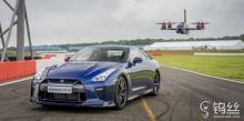 感受一下史上最强速度对决 GTR对战GTR无人机