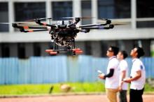 资深无人机飞手月薪上万，但想当“老司机”还得懂维修