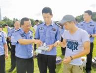 深圳福田警方演练如何利用无人机执勤