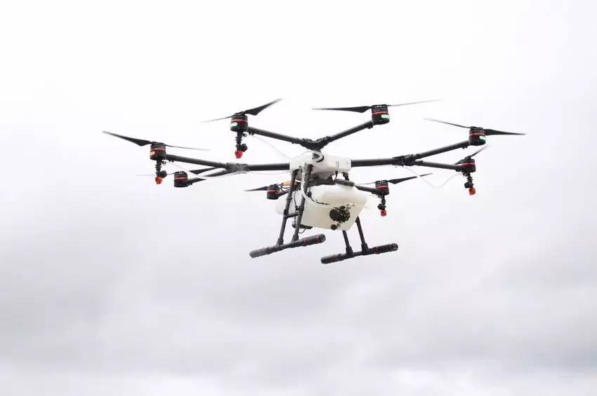 “无人机”助力海伦东兴农业生产