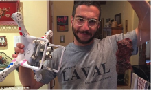 加男子操控无人机户外烤肉令人惊叹