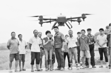 植保无人机飞入寻常农户家