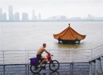 武汉暴雨全城受灾 小米捐无人机与应急物资