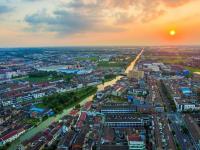 用航拍无人机把旅途风景拍得更加高端大气