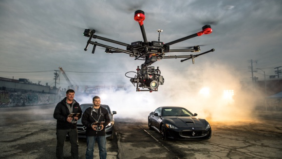 航拍无人机迅速网红于影视圈，究竟谁是明星？