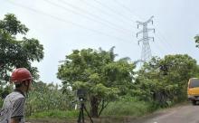 泸州电力新尝试 酷暑天无人机“出马”让工人更安全