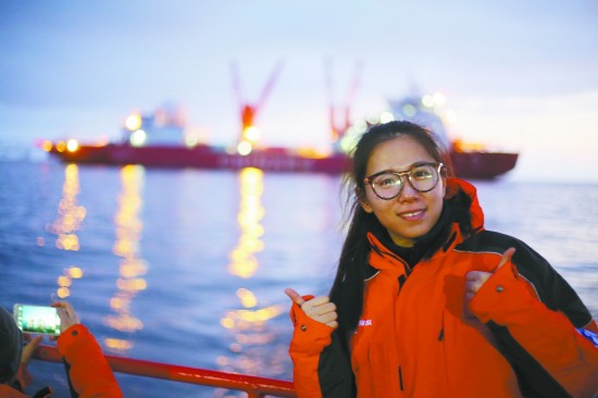 在南极飞无人机 看起来很美