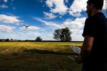 看外国人如何利用无人机促进农业与环境可持续性