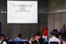 飞侠智能科技发布超薄自拍神器NANO琅龙无人机