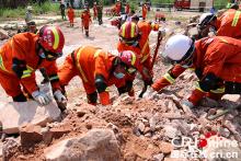 广元首次利用无人机、水陆两用救生船参加演习