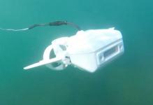 这是一款水下高清无人机 让你一览海底风景
