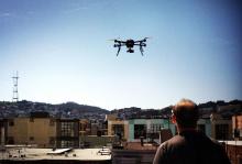 无人机操控方式花样百出 你更喜欢哪种