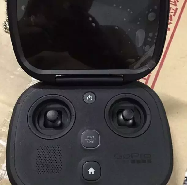 GoPro无人机遥控器谍照 自带屏幕似游戏机