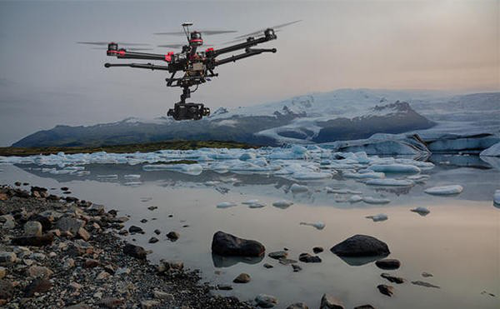 无人机刷爆科技话题榜 未来或成物流主力军