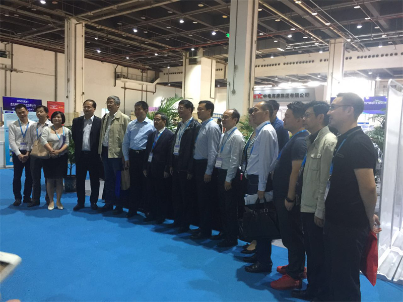 2016年中国无人机系统及任务设备展会在上海光大会展中心启幕