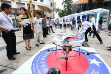 海南首架复合翼垂直起降无人机"大鹏"亮相全国"双创"活动周