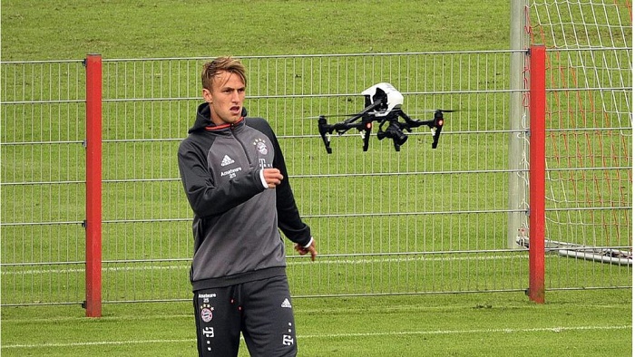 紧随科技潮流，拜仁二队尝试无人机帮助训练