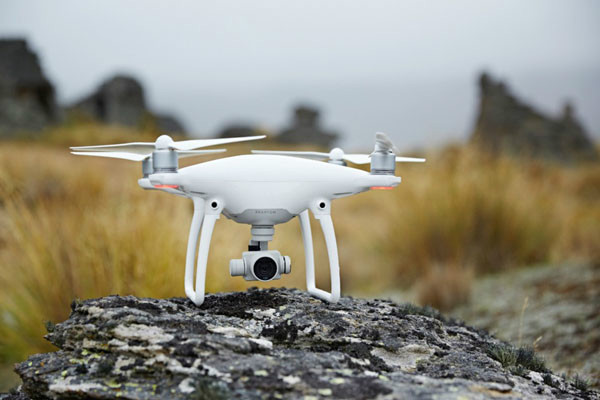 无人机备受市场宠爱 各企业推新品争相“上天”