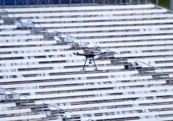 AT&T派无人机辅助信号塔巡检 省时省钱还环保