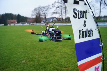 如火如荼的无人机穿越赛