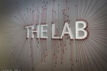 揭秘亚马逊无人机实验室 30分钟内送货上门