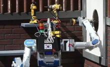 脑洞大开 岛国用无人机演绎神曲PPAP