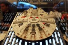 星战迷不容错过：官方《星球大战》主题无人机